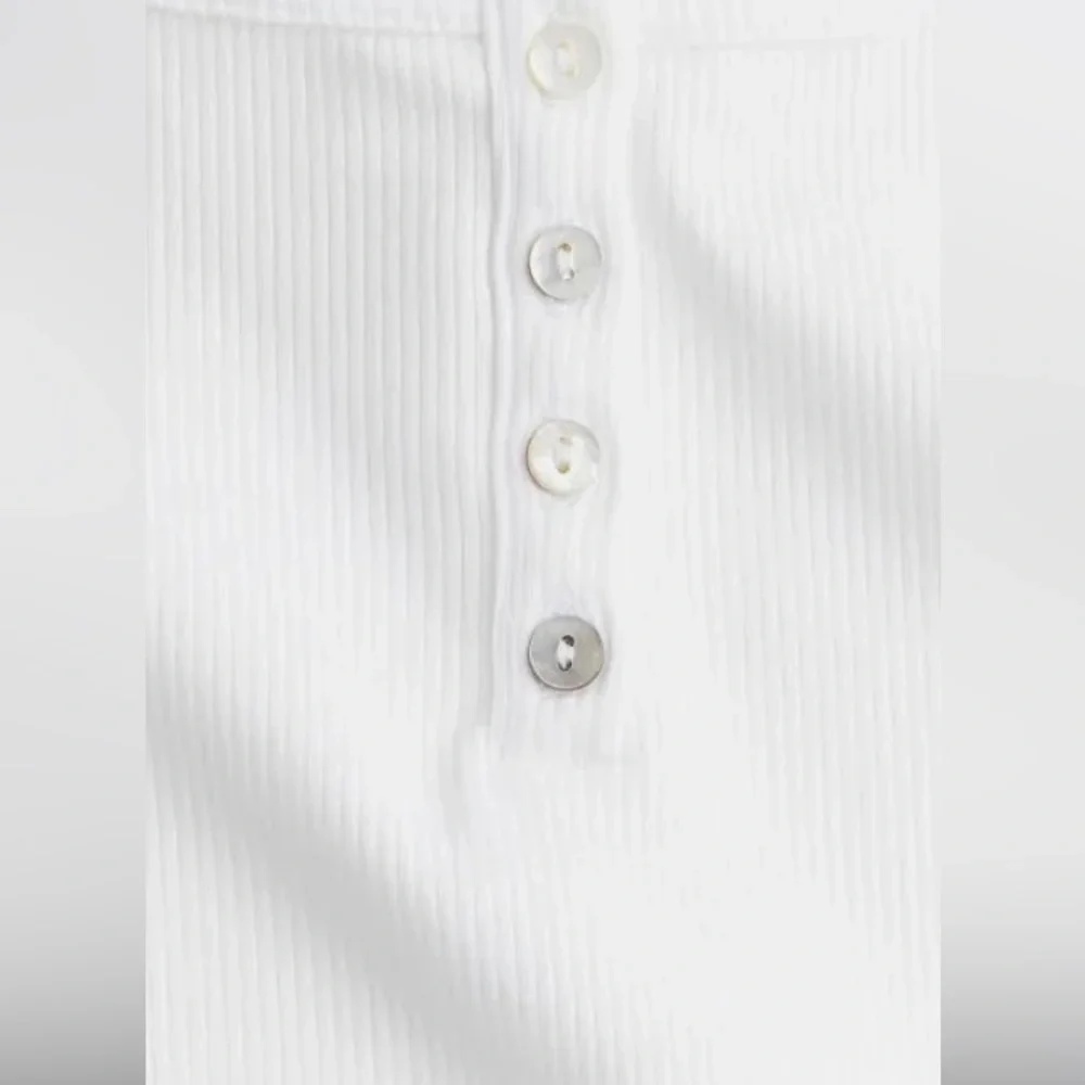 H&M - Picture 3 of 3